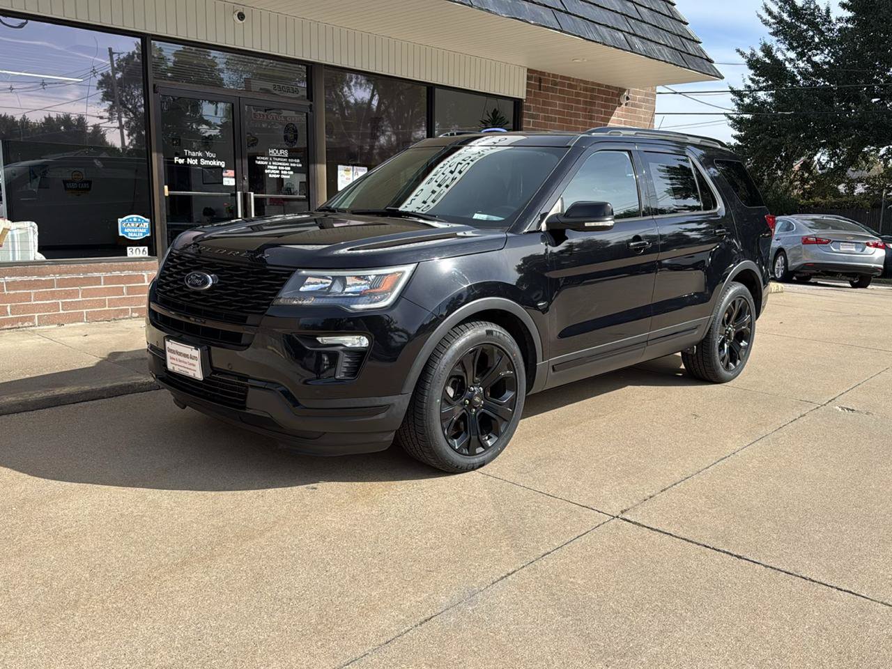 Used 2019 Ford Explorer Sport AWD/4WD image 2