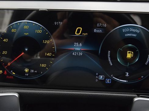 Used 2022 Mercedes-Benz GLB 250 image 25