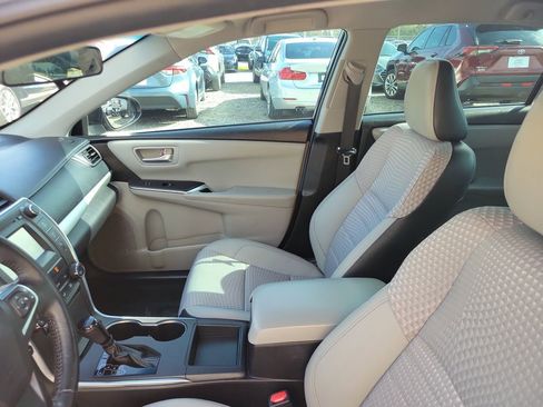 Used 2015 Toyota Camry SE image 16