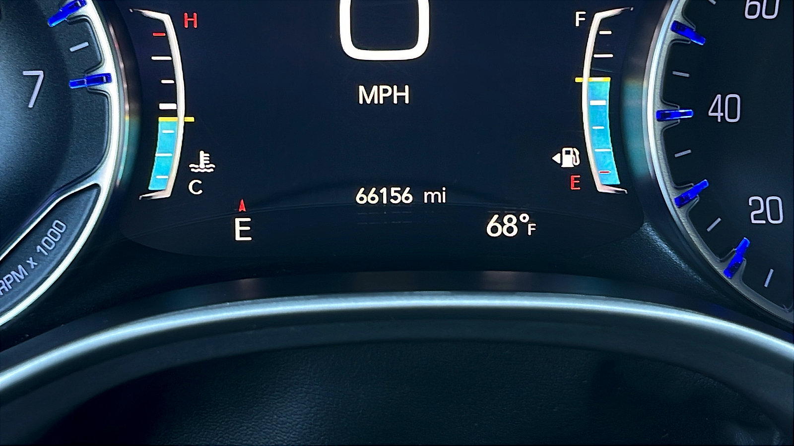 Used 2023 Chrysler Pacifica Touring-L FWD image 14