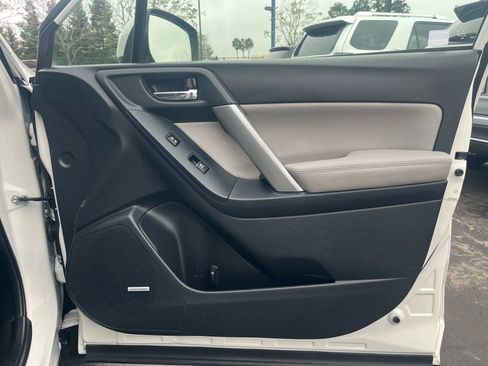 Used 2017 Subaru Forester 2.5i Limited image 12