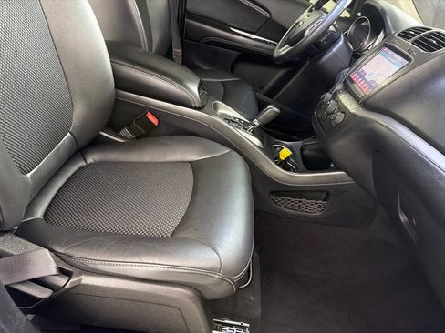 Used 2020 Dodge Journey Crossroad w/ Popular Equipment Group FWD image 26