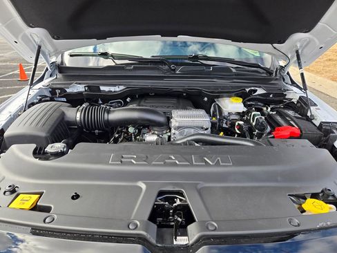 New 2026 RAM 1500 4x4 Crew Cab image 31