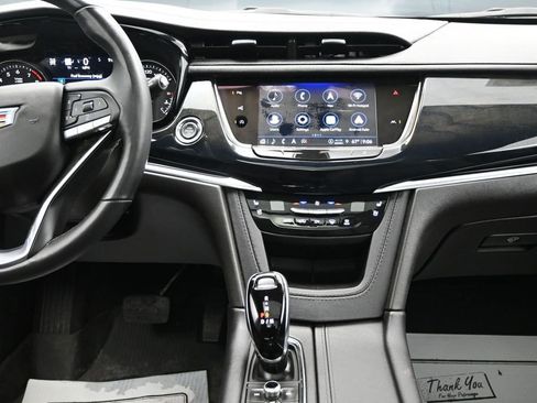 Used 2024 Cadillac XT6 Premium Luxury w/ Technology Package AWD/4WD image 17