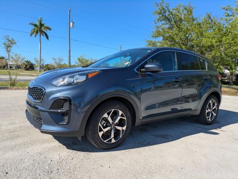 Used 2022 Kia Sportage LX image 8