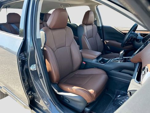 Used 2022 Subaru Outback Touring image 30