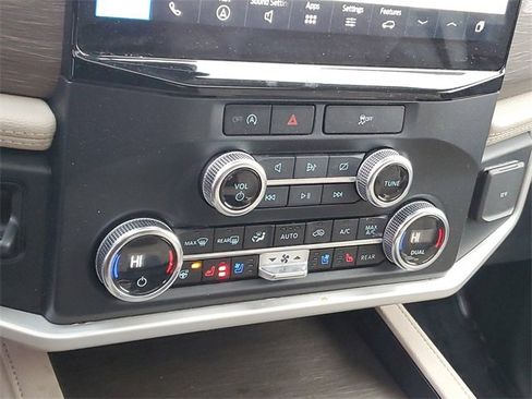 Used 2023 Ford Expedition Limited image 19