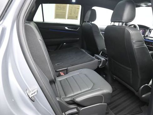 Used 2024 Volkswagen Atlas Cross Sport SEL R-Line AWD/4WD image 26