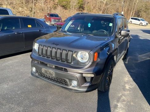 Used 2019 Jeep Renegade Altitude w/ Quick Order Package 2XM image 2