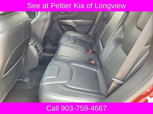 Used 2019 Jeep Cherokee Limited FWD image 18
