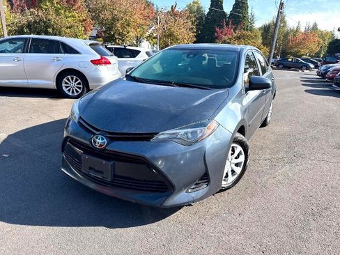 Used 2019 Toyota Corolla LE image 2