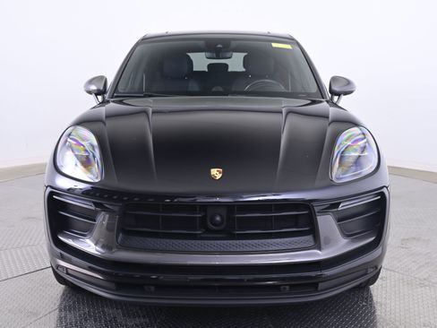 Certified 2023 Porsche Macan Turbo AWD/4WD image 10