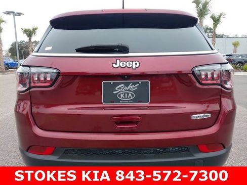 Used 2022 Jeep Compass Latitude image 6