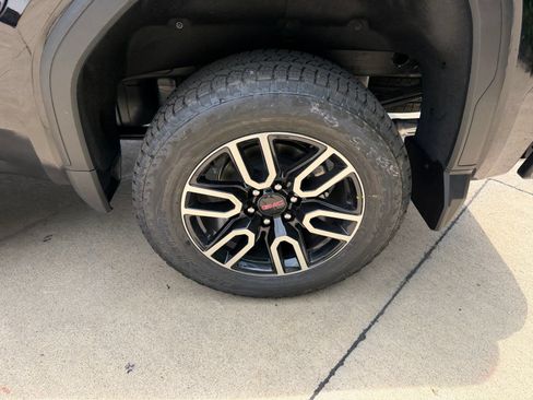 New 2026 GMC Sierra 1500 AT4 w/ AT4 Preferred Package AWD/4WD image 38
