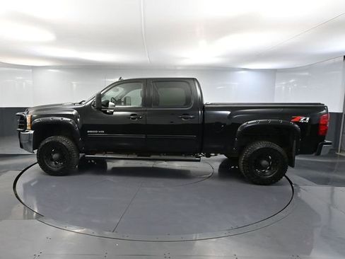 Used 2010 Chevrolet Silverado 2500 LTZ w/ LTZ Plus Package AWD/4WD image 9