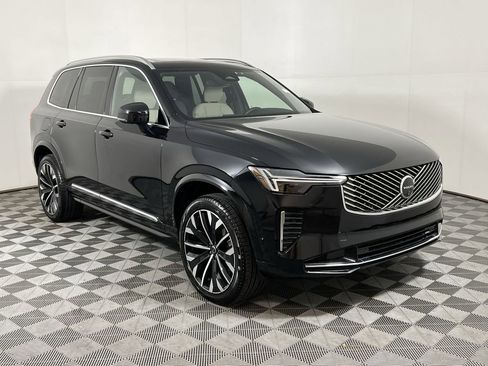 Used 2025 Volvo XC90 B5 Plus image 2