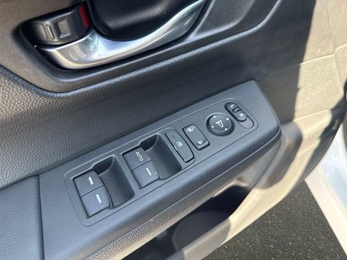 Used 2024 Honda CR-V LX image 16