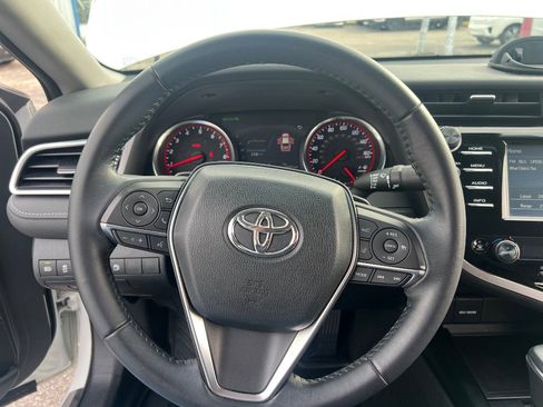 Used 2018 Toyota Camry XSE image 17