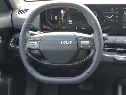 New 2025 Kia K4 EX image 13