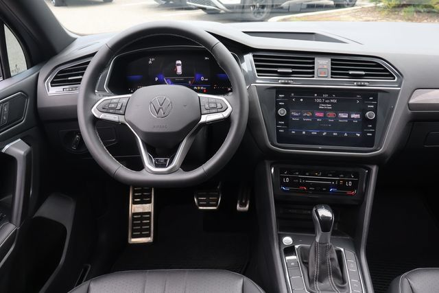 Certified 2023 Volkswagen Tiguan SE R-Line FWD image 16