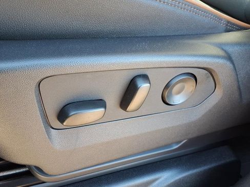 New 2025 GMC Yukon AT4 image 9