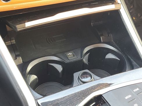 Used 2023 BMW i4 eDrive35 w/ Premium Package image 26