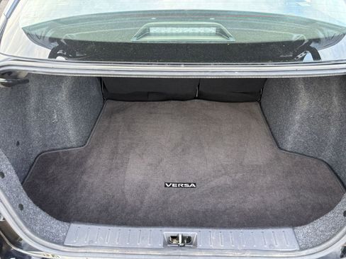 Used 2025 Nissan Versa SV image 29