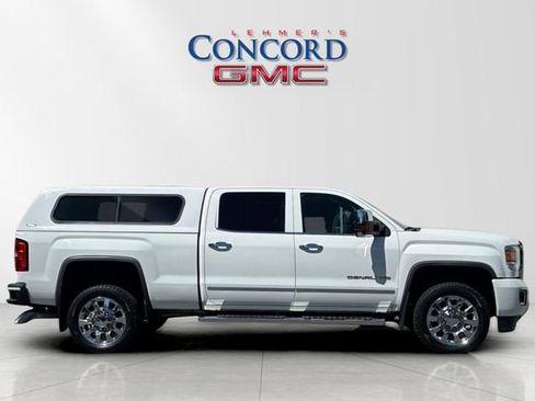 Used 2015 GMC Sierra 2500 Denali w/ Duramax Plus Package AWD/4WD image 3