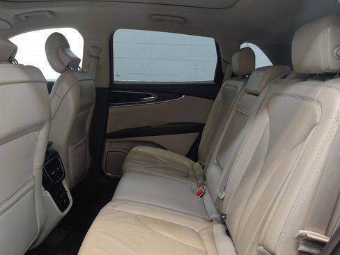 Used 2017 Lincoln MKX Reserve w/ Lincoln MKX Climate Package image 18