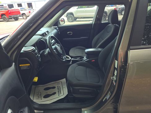 Used 2016 Kia Soul image 8