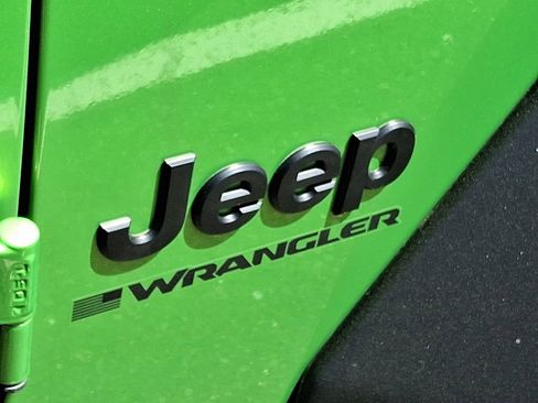 Used 2025 Jeep Wrangler Sport AWD/4WD image 10
