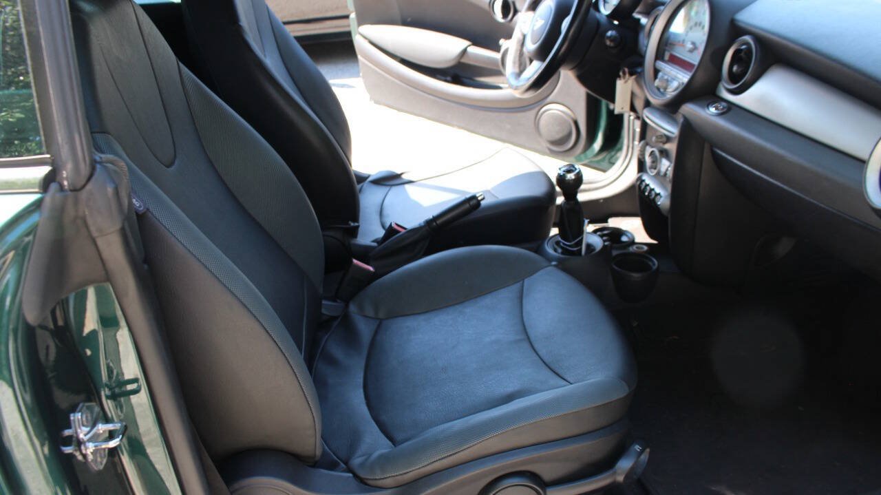 Used 2009 MINI Cooper Convertible FWD image 11