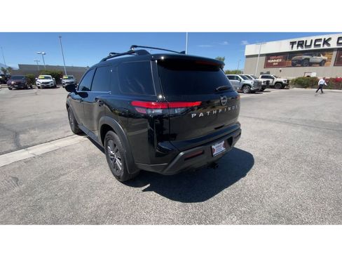 Used 2022 Nissan Pathfinder SV FWD image 6