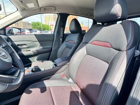 New 2025 Nissan Kicks SR image 28