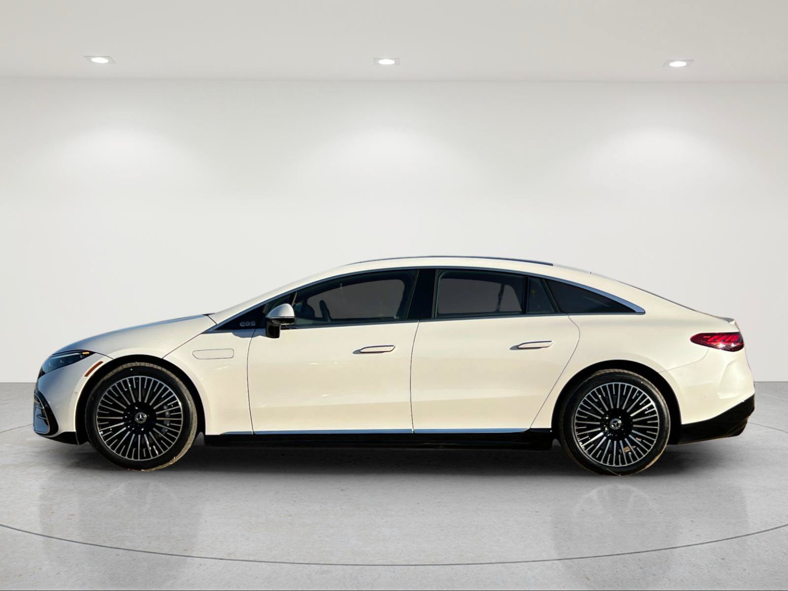 Certified 2022 Mercedes-Benz EQS 580 4MATIC Sedan image 2