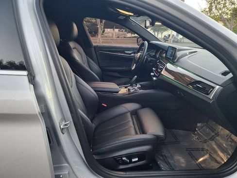 Used 2018 BMW 530i RWD image 16