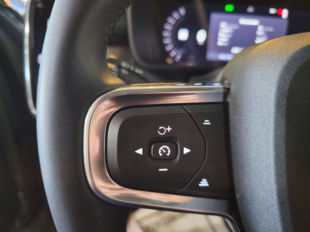Certified 2024 Volvo XC40 B5 Plus w/ Protection Package Premier AWD/4WD image 20