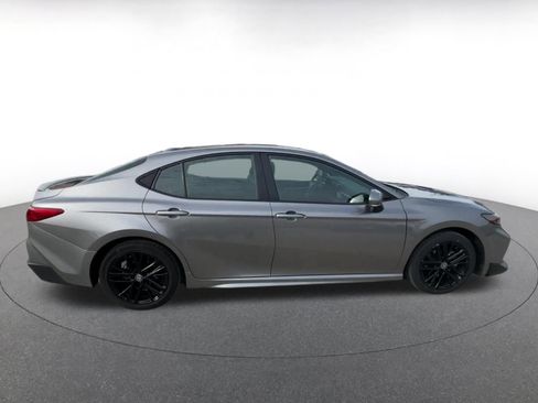 Used 2025 Toyota Camry SE image 16