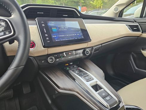 Used 2020 Honda Clarity Touring image 31