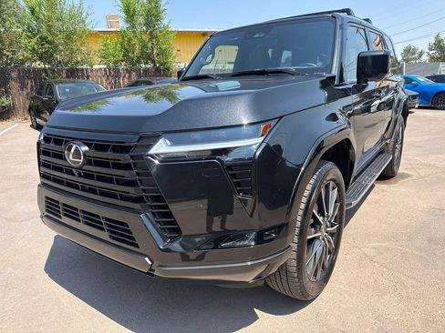 Used 2026 Lexus GX 550 w/ Accessory Package (2T) AWD/4WD image 3