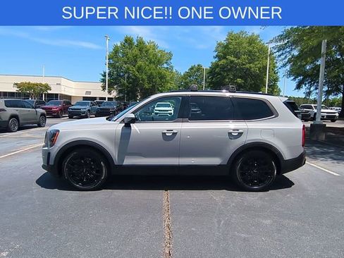 Used 2022 Kia Telluride SX w/ SX Prestige Package AWD/4WD image 2