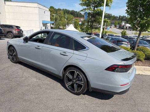 Used 2025 Honda Accord Sport image 30