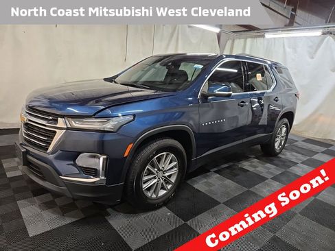 Used 2023 Chevrolet Traverse LT image 1