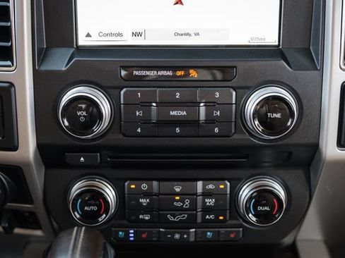 Used 2018 Ford F150 Lariat w/ Equipment Group 502A Luxury AWD/4WD image 36