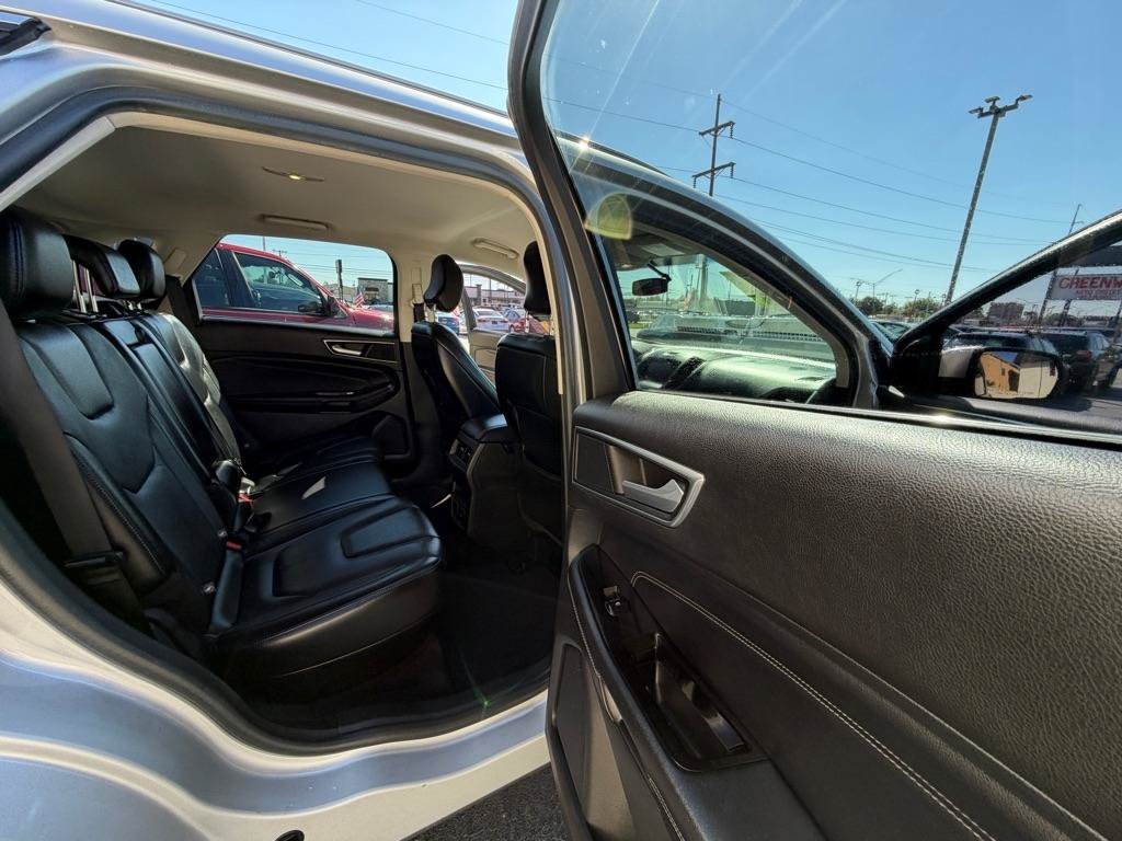 Used 2015 Ford Edge Titanium w/ Technology Package AWD/4WD image 18