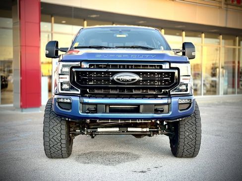 Used 2022 Ford F350 Lariat w/ Black Appearance Package image 2