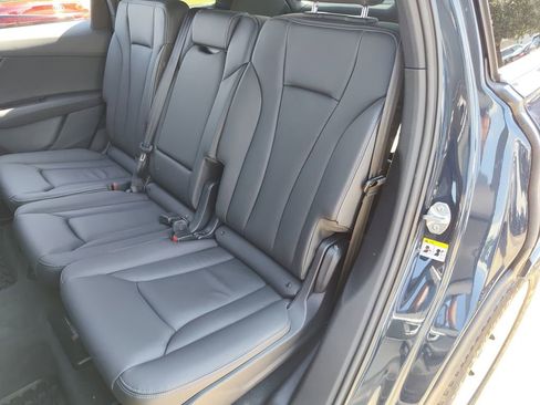 Certified 2025 Audi Q7 2.0T Premium w/ Convenience Package image 36