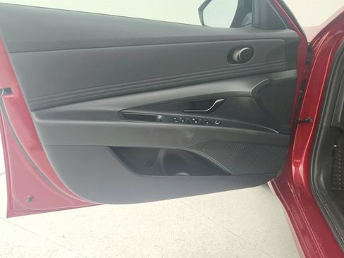 Used 2025 Hyundai Elantra Sport FWD image 18