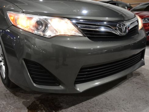 Used 2012 Toyota Camry LE image 4