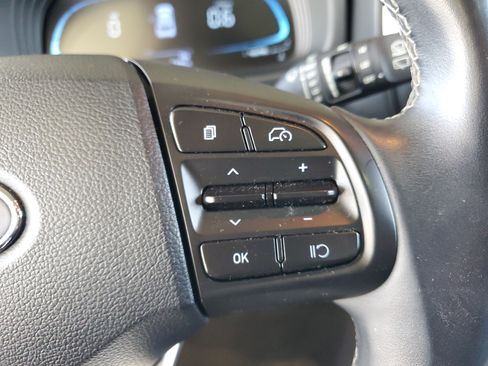 Used 2024 Hyundai Venue SEL FWD image 21